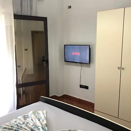 Edi * Vlorë